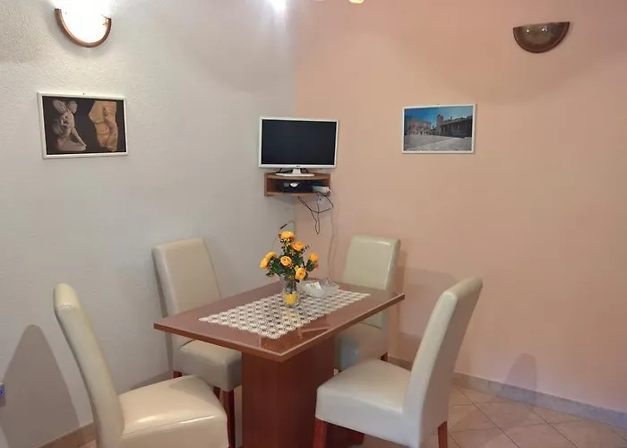 Ivona Apartment *